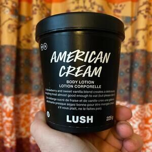 New & FRESH American Cream Body Lotion 225 g ~ From Retro ~ Remind Me Wall
